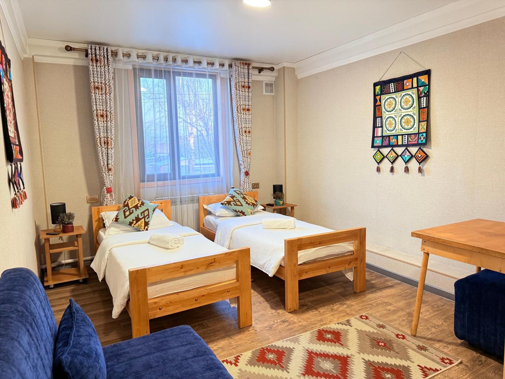 Salamat Hotel بيشكيك المظهر الخارجي الصورة