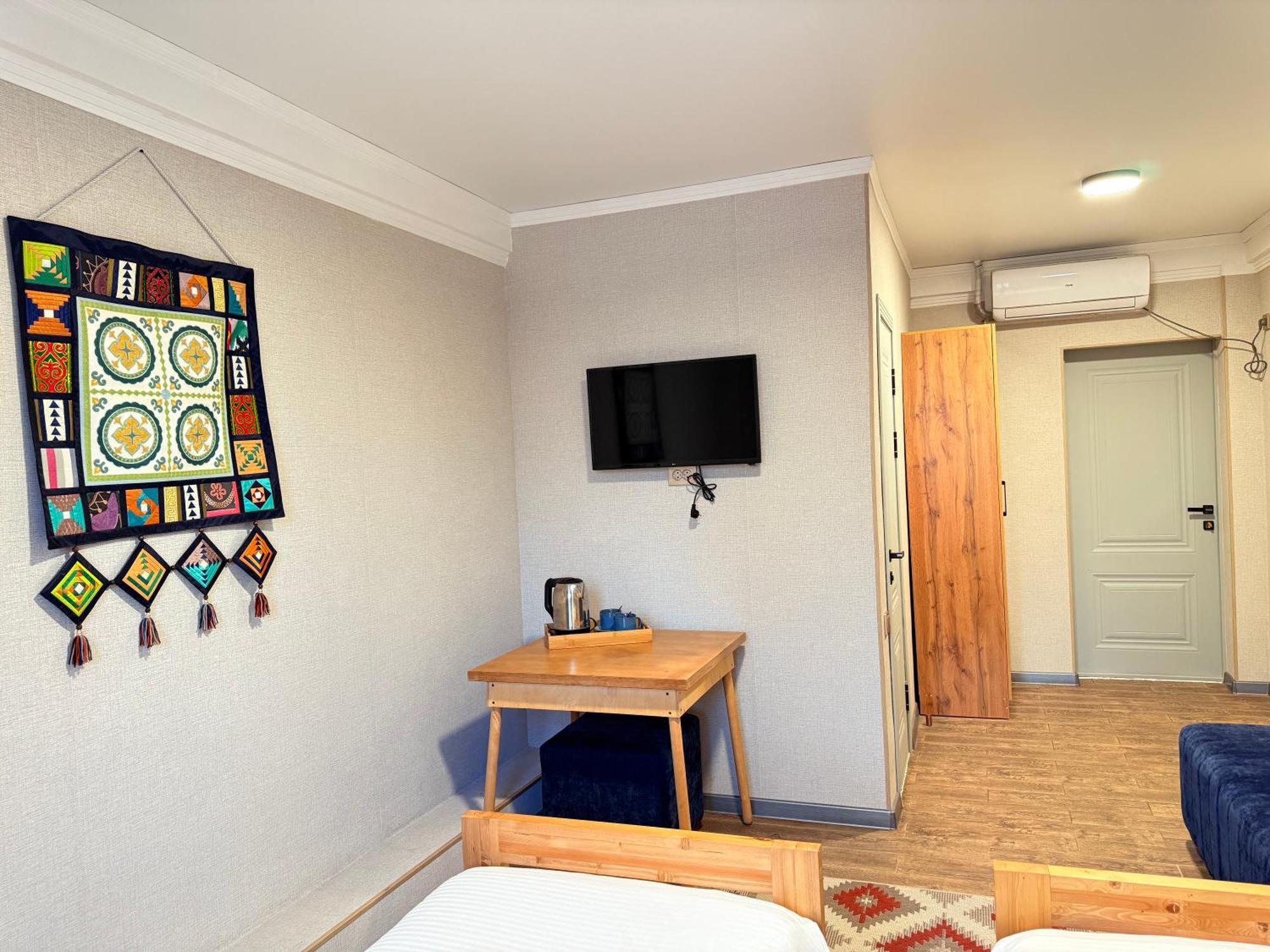 Salamat Hotel بيشكيك المظهر الخارجي الصورة
