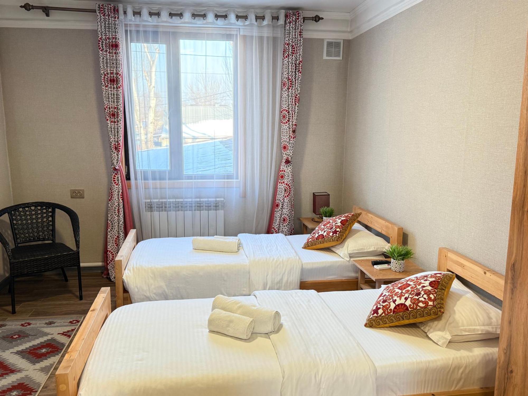 Salamat Hotel بيشكيك المظهر الخارجي الصورة