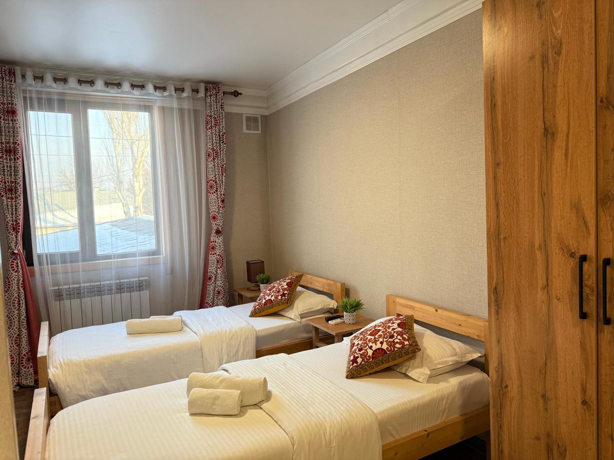 Salamat Hotel بيشكيك المظهر الخارجي الصورة