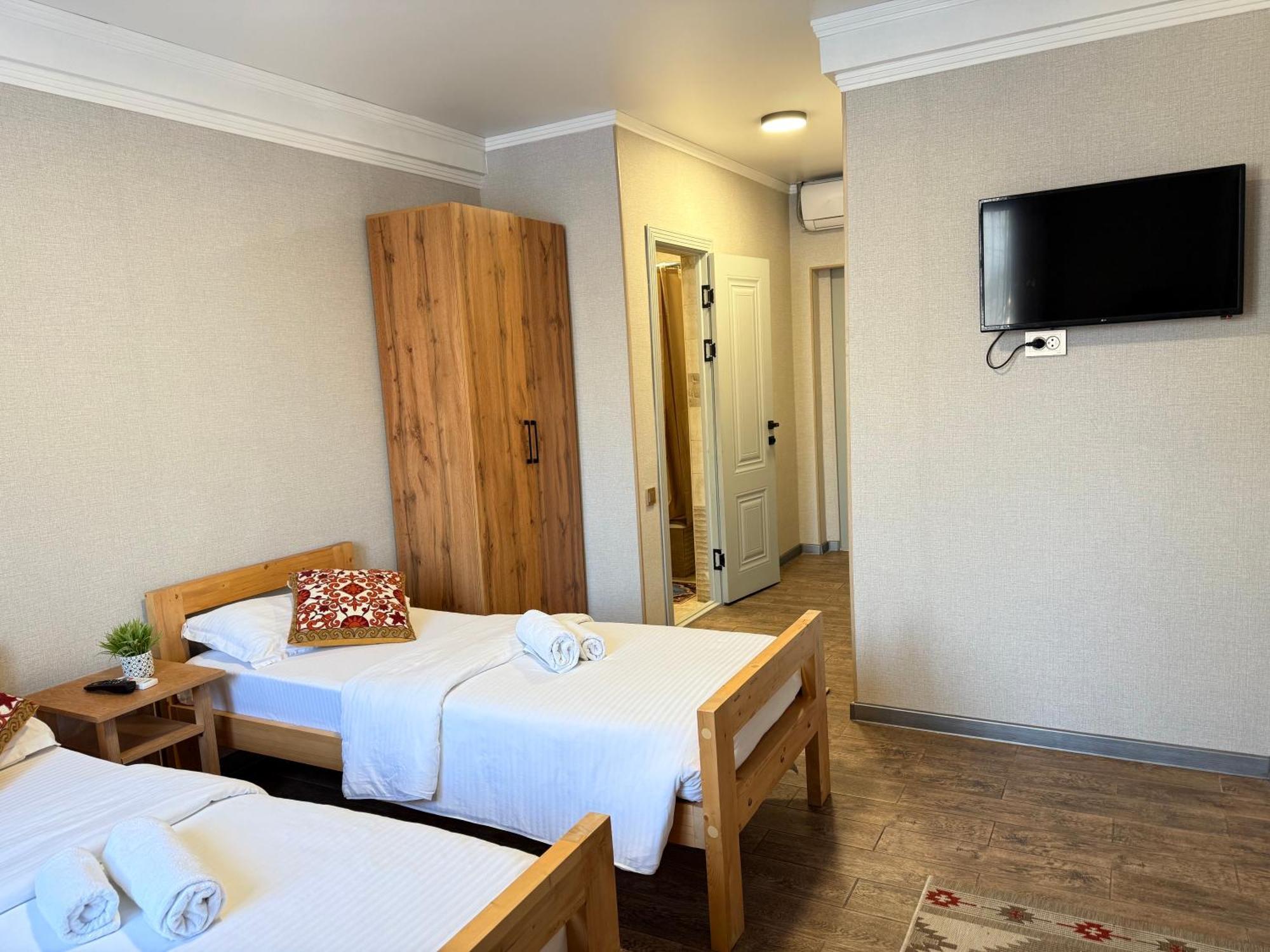 Salamat Hotel بيشكيك المظهر الخارجي الصورة
