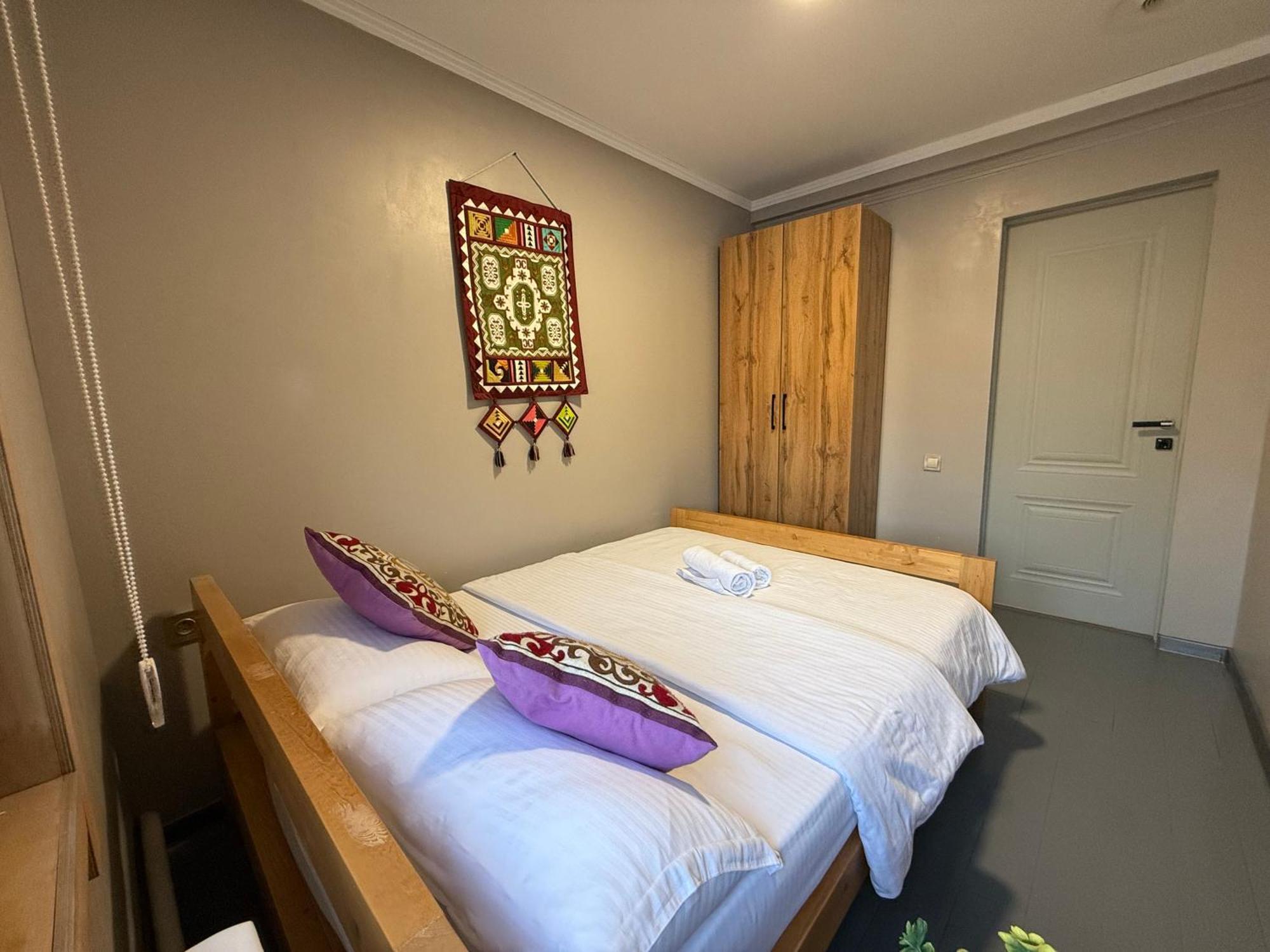Salamat Hotel بيشكيك المظهر الخارجي الصورة