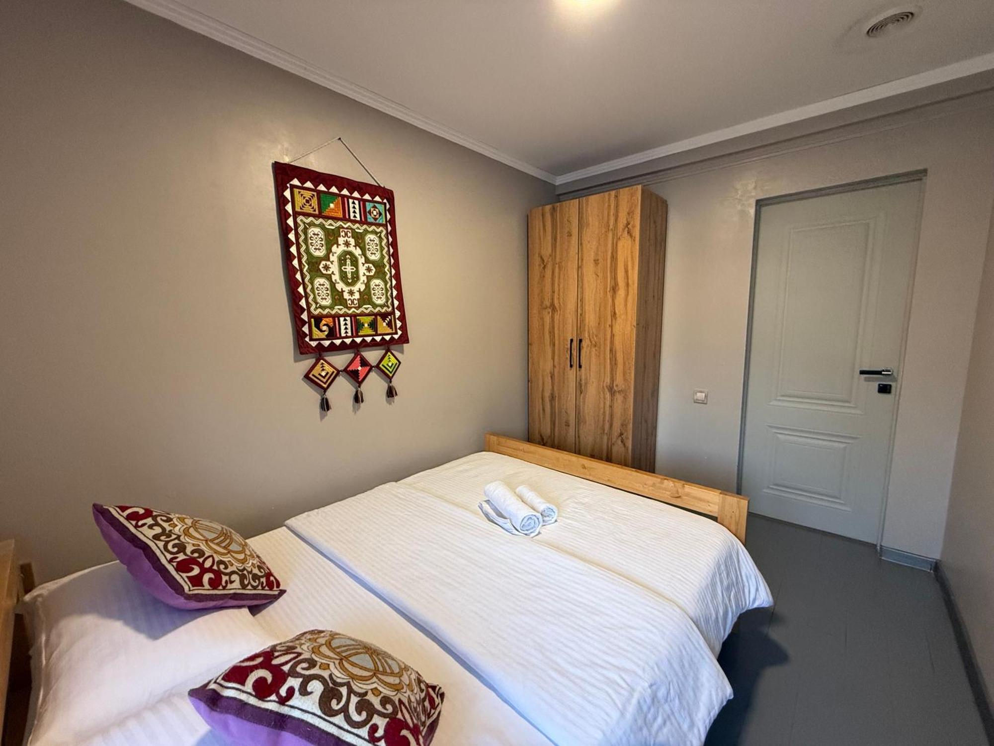 Salamat Hotel بيشكيك المظهر الخارجي الصورة