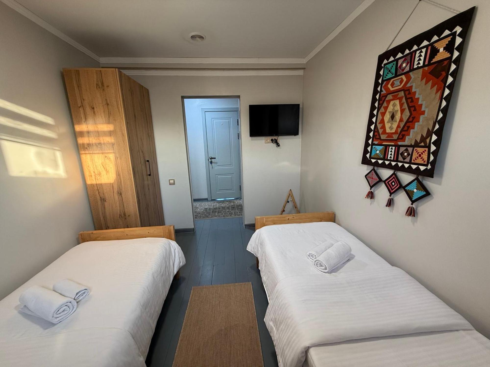 Salamat Hotel بيشكيك المظهر الخارجي الصورة