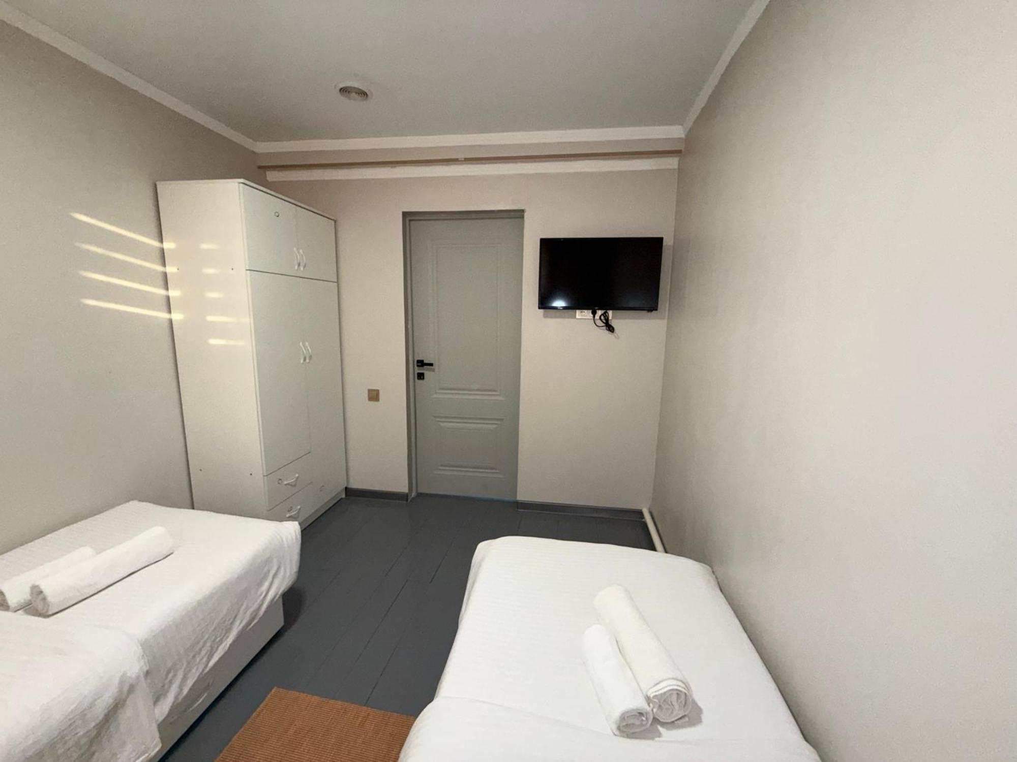 Salamat Hotel بيشكيك المظهر الخارجي الصورة